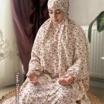 چادرنماز طرح گل رزی قرمز